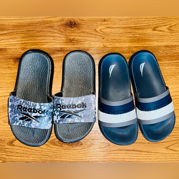 Two Pairs of Boy Slides Nautica + Reebok - Picture 1 of 5